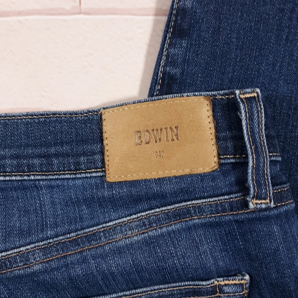 Edwin Jeans Size 32 x 26.5 Blue Cotton Blend Made In USA Frayed Cuff Tapered